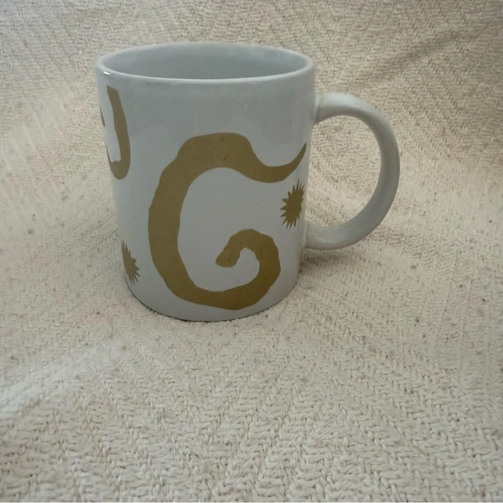 Oscar de la Renta Gold Accent White Mug